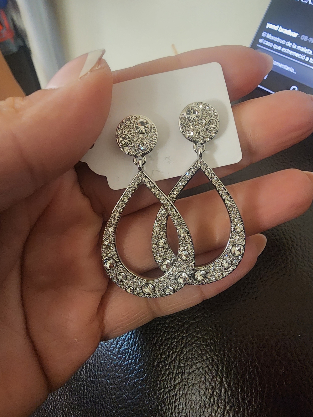 Crystal Teardrop Dangle Earrings - Silver Sparkle